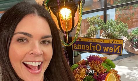 Food Network Star Katie Lee Biegel Shares Swimsuit。